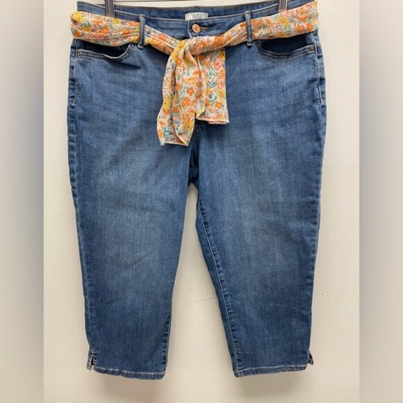 Denim - Croft &  Barrow Blue Ankle Jeans with Floral Belt Size 16